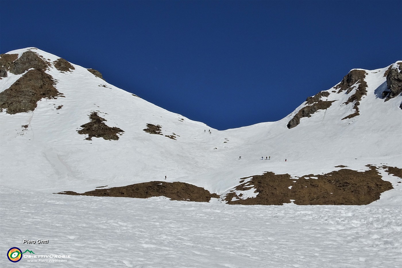 28 Scialpinisti  alla Bocchetta Triomen (2220 m).JPG